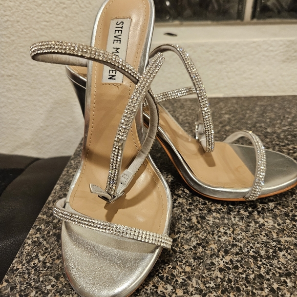 Steve Madden Festive Heels - Picture 6 of 7